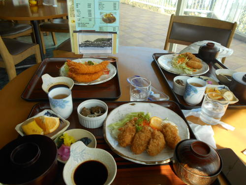 カキフライ定食＋単品のエビフライ