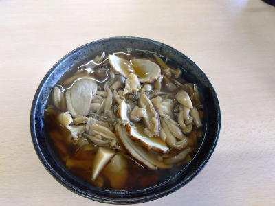 きのこ鶏南蛮そばは薄口