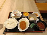コロッケ朝定食